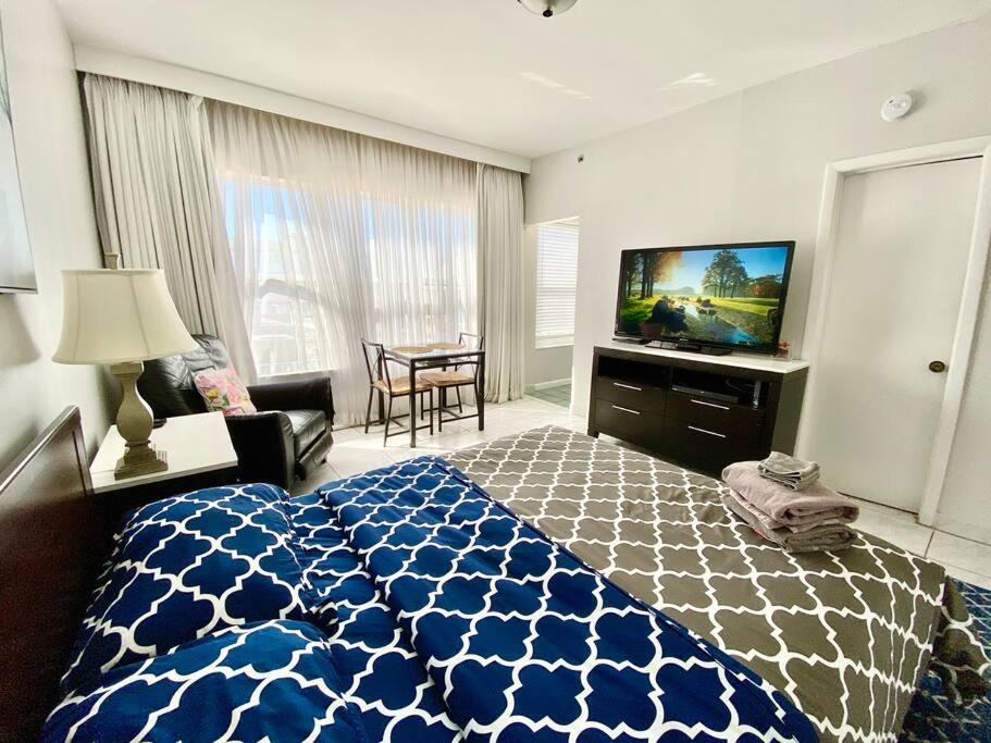 Apartment Right On The Beach! Miami Beach Exterior photo
