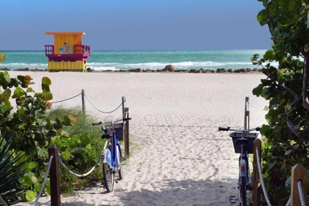 Apartment Right On The Beach! Miami Beach Exterior photo