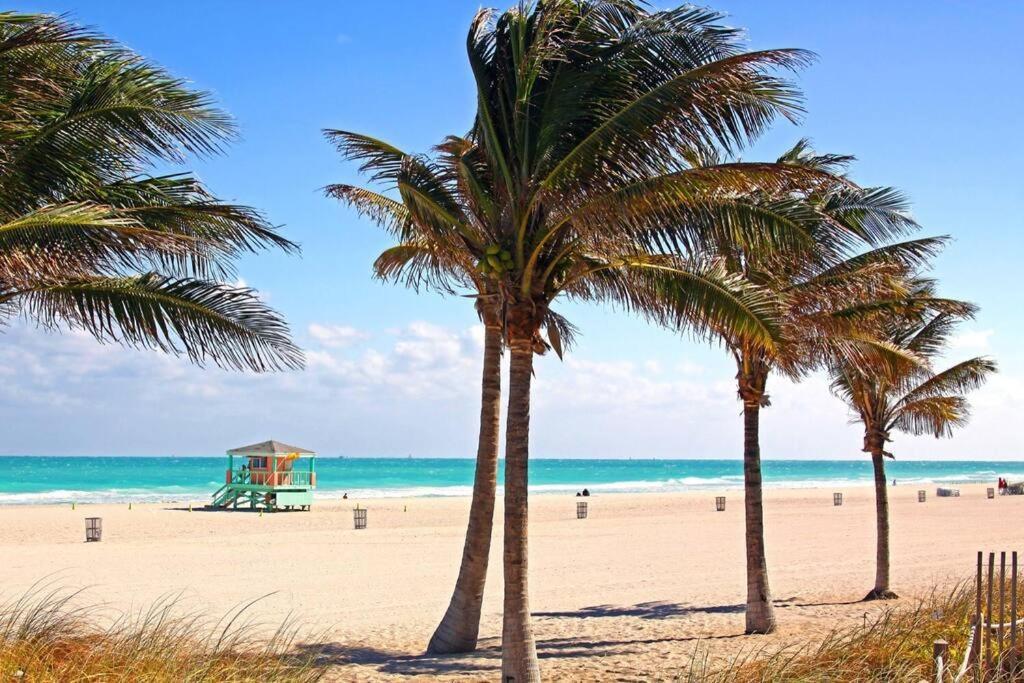 Apartment Right On The Beach! Miami Beach Exterior photo